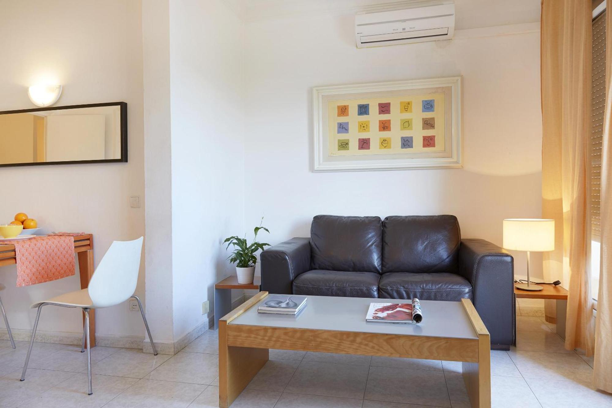 Apartamentos Calvet Барселона Экстерьер фото