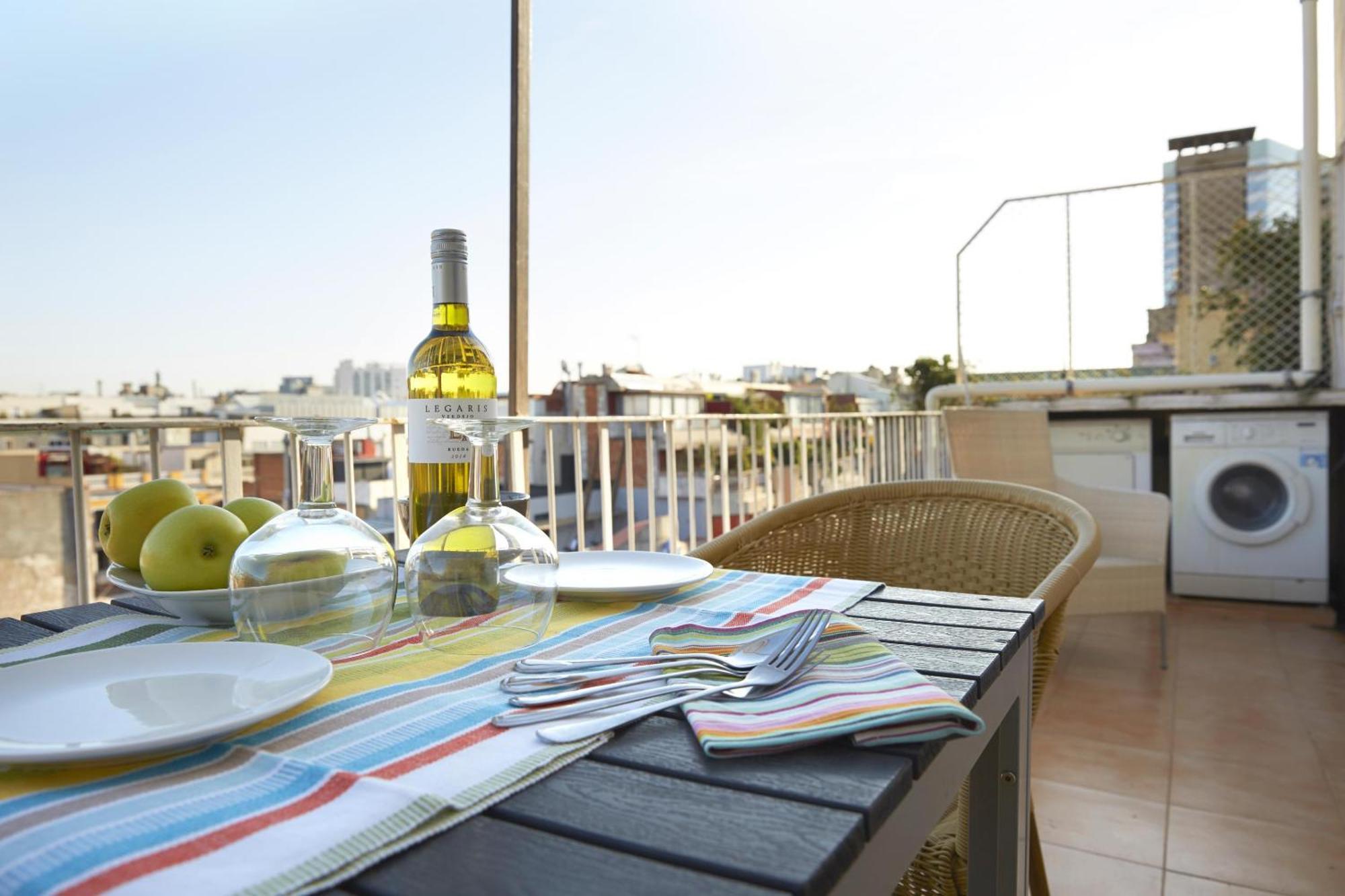 Apartamentos Calvet Барселона Экстерьер фото