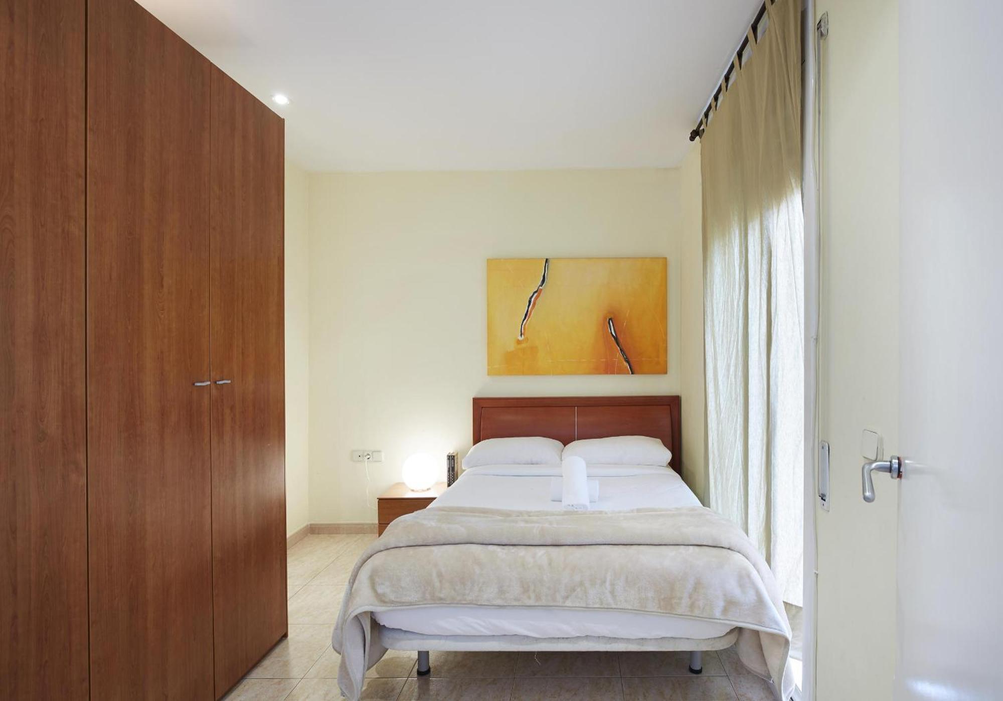 Apartamentos Calvet Барселона Экстерьер фото