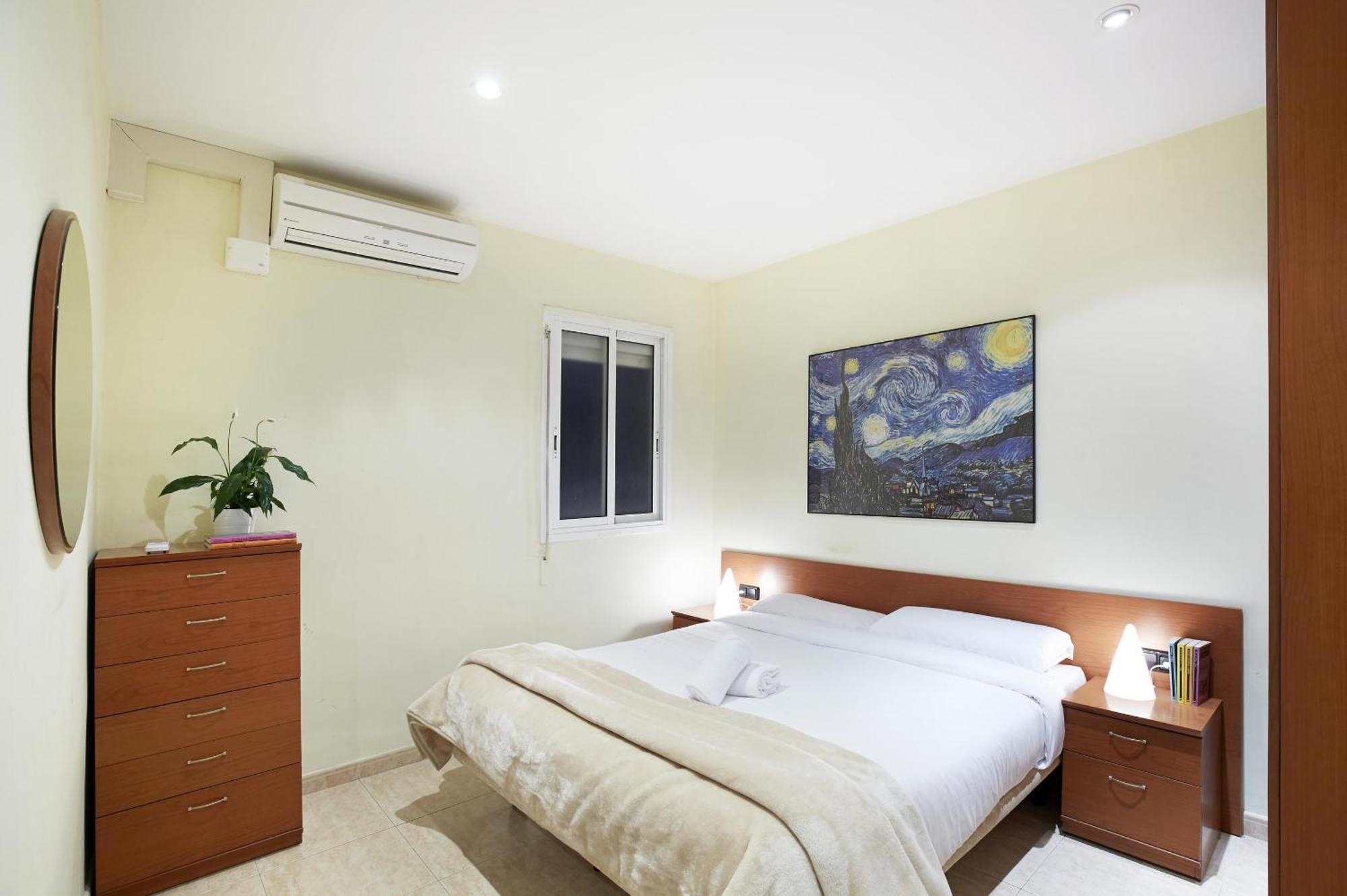 Apartamentos Calvet Барселона Экстерьер фото