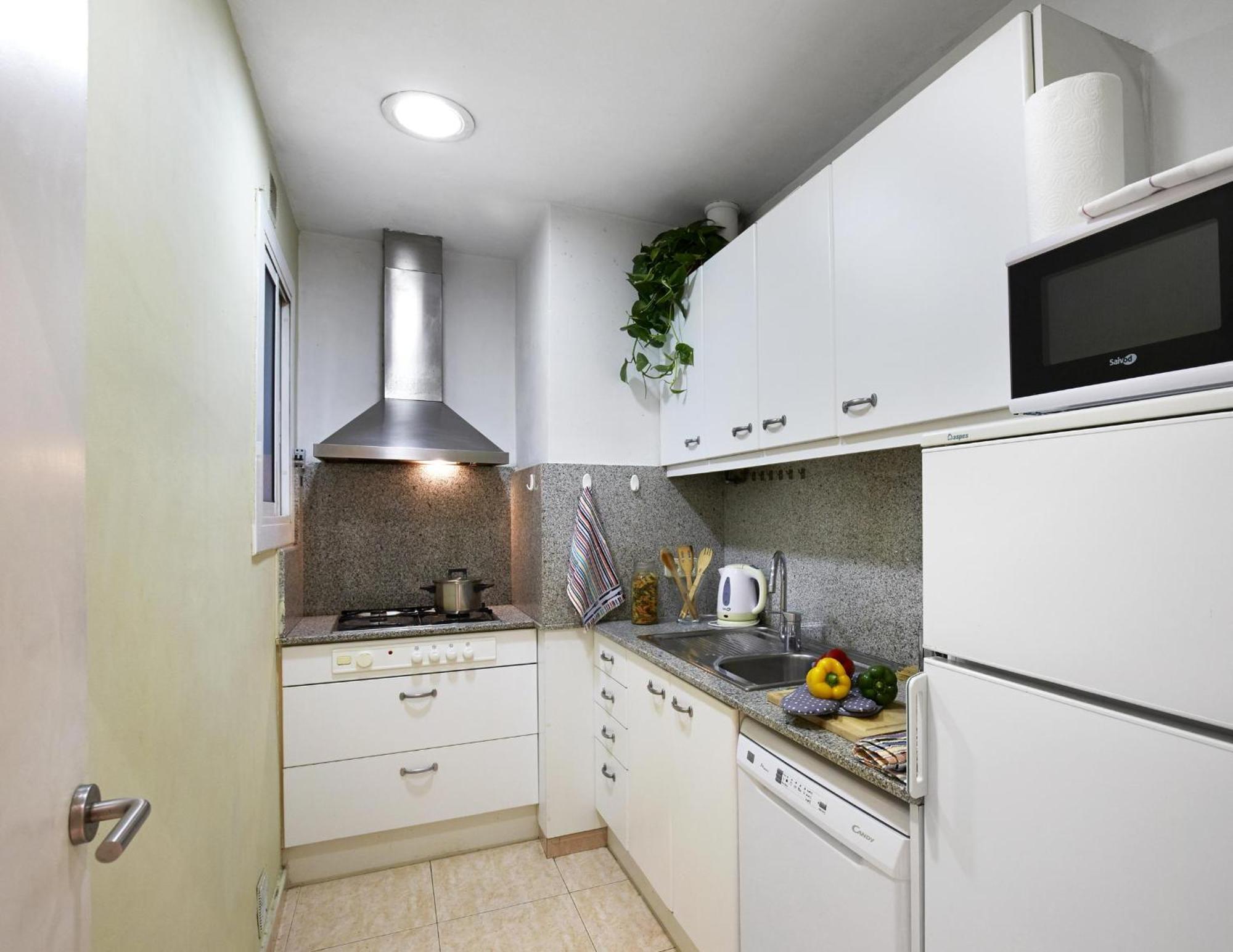 Apartamentos Calvet Барселона Экстерьер фото